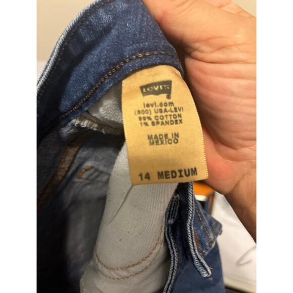 Levi’s 545 Low Boot Cut Jeans - Picture 4 of 4